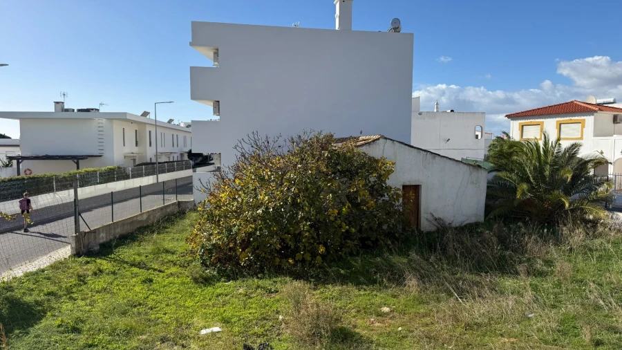 Moradia T0 para Venda em Albufeira e Olhos de Água Foto 14