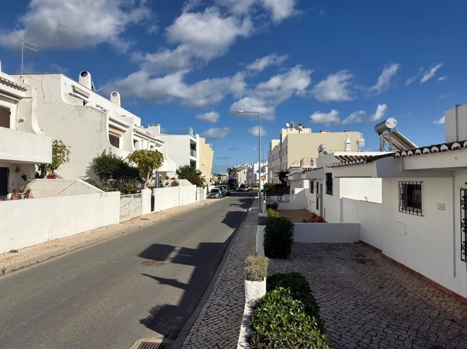 Moradia T0 para Venda em Albufeira e Olhos de Água Foto 6