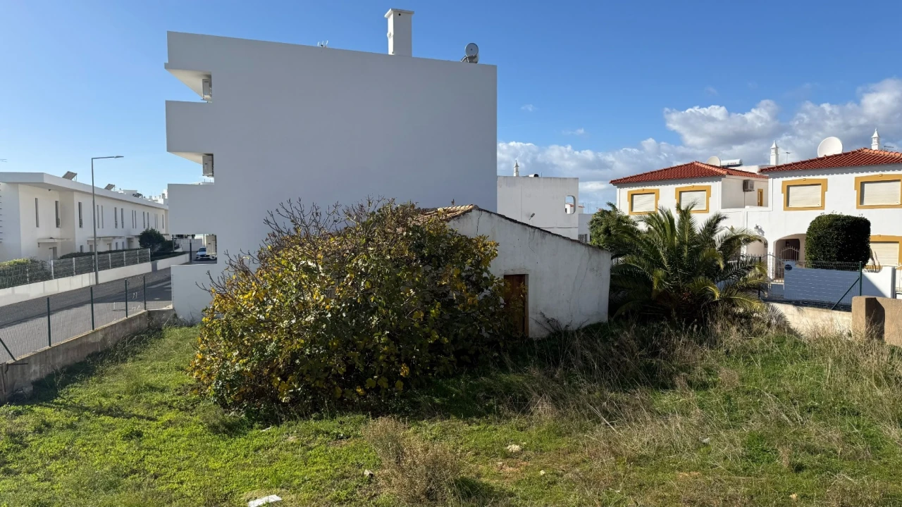Moradia T0 para Venda em Albufeira e Olhos de Água Foto 10