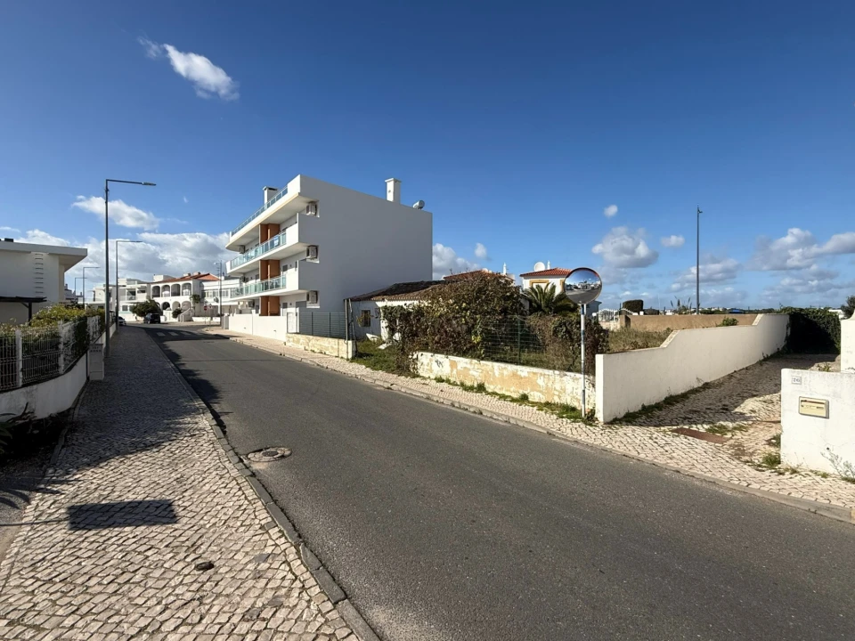 Moradia T0 para Venda em Albufeira e Olhos de Água Foto 23