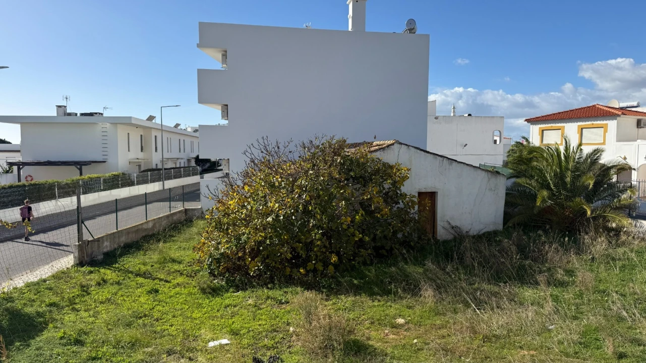 Moradia T0 para Venda em Albufeira e Olhos de Água Foto 14