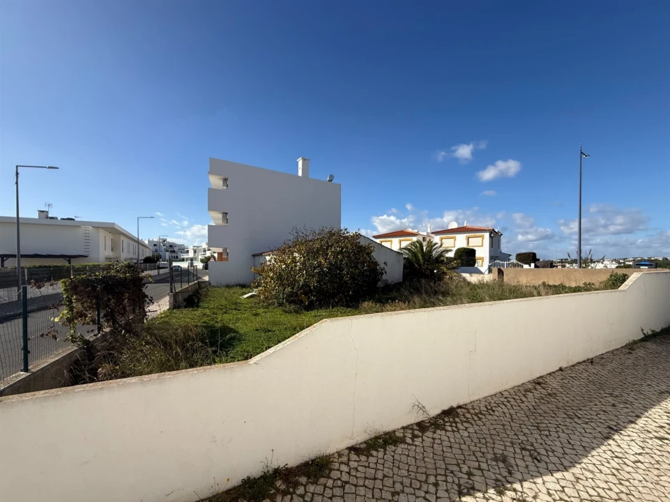 Moradia T0 para Venda em Albufeira e Olhos de Água Foto 9