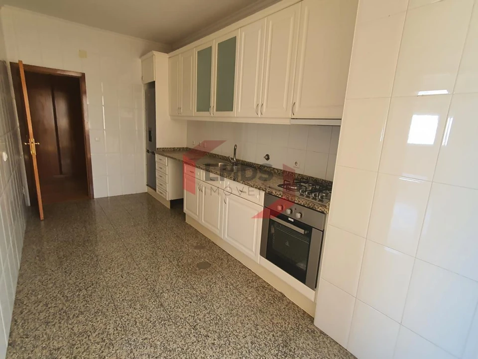 Apartamento T3 para Venda em Vilar de Andorinho Foto 9