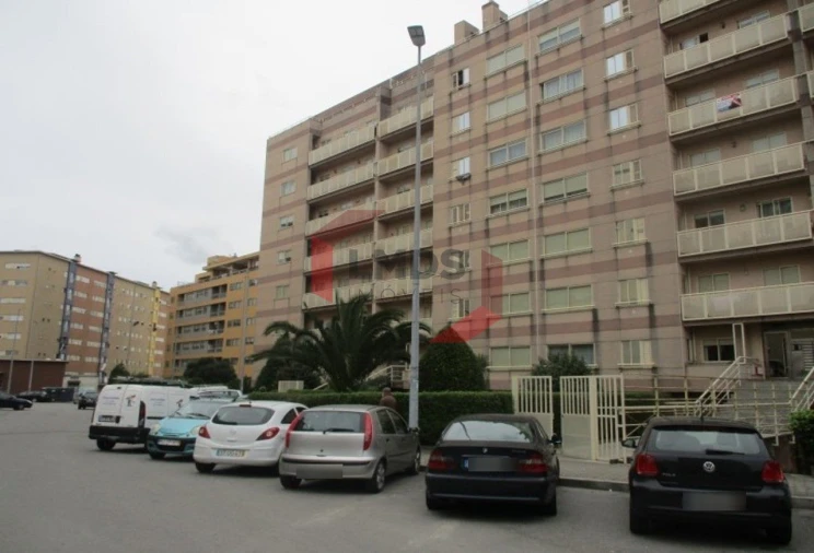 Apartamento T3 para Venda em Vilar de Andorinho Foto 1