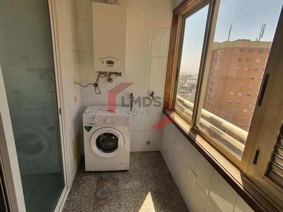 Apartamento T3 para Venda em Vilar de Andorinho Foto 8