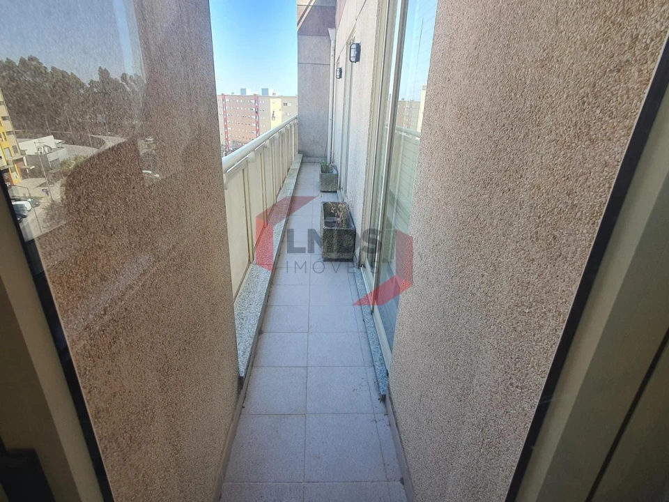 Apartamento T3 para Venda em Vilar de Andorinho Foto 5