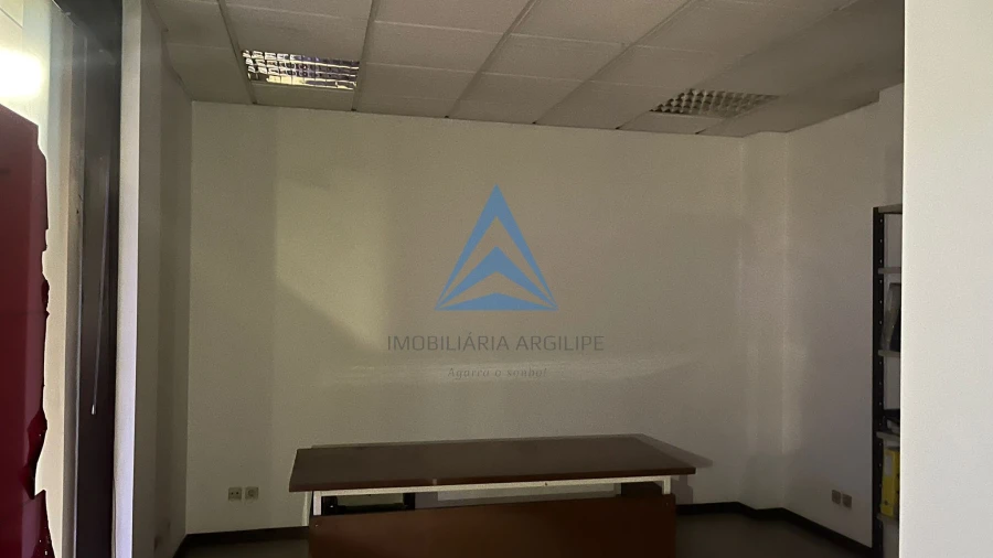 Escritório para Arrendamento em Pombal Foto 6