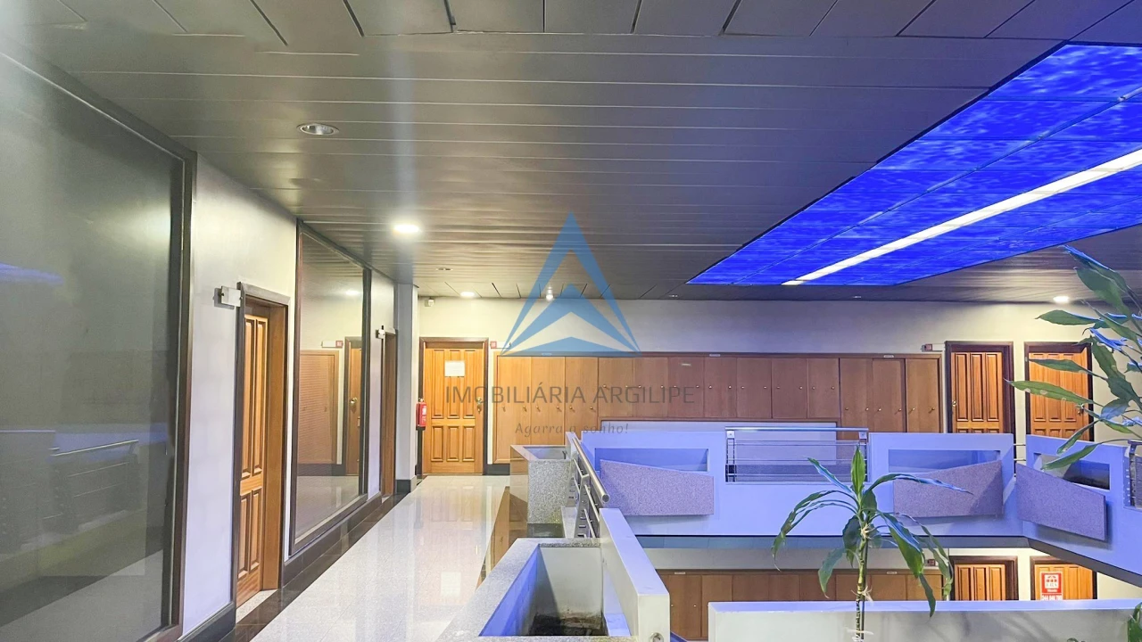 Escritório para Arrendamento em Pombal Foto 2