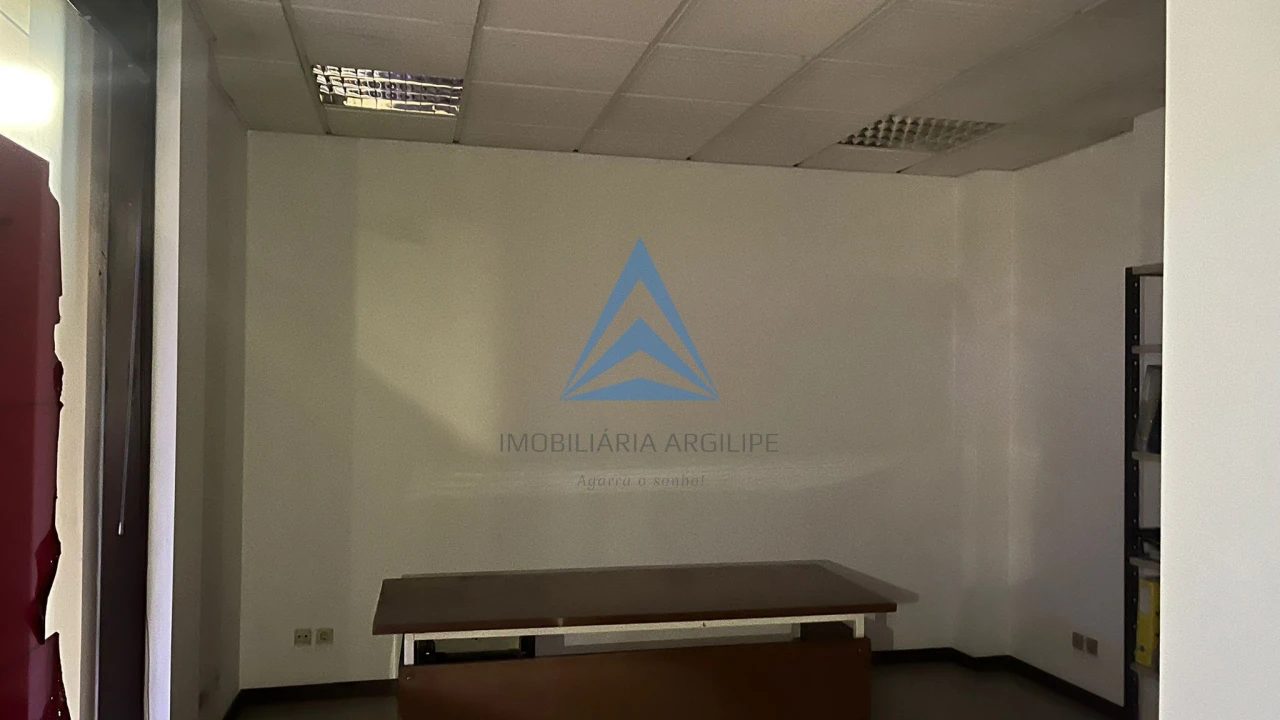 Escritório para Arrendamento em Pombal Foto 6