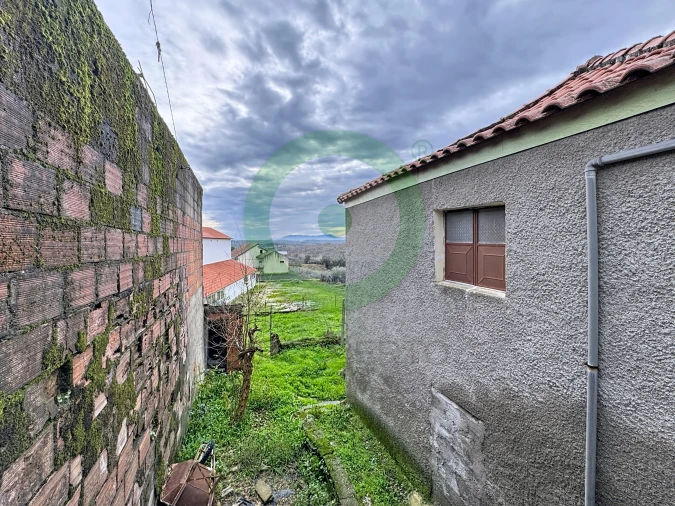 Moradia T2 para Venda em Torre de D. Chama Foto 9