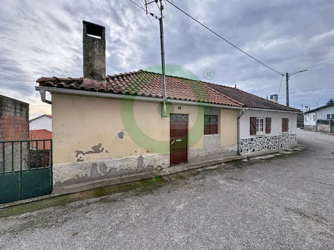 Moradia T2 para Venda em Torre de D. Chama
