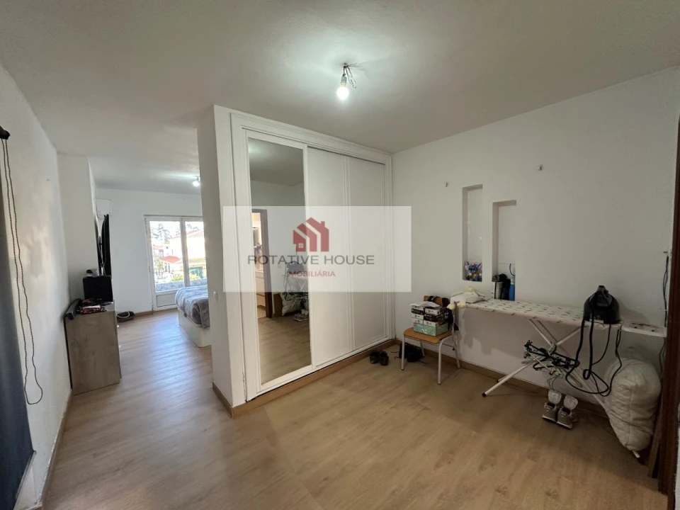 Moradia T5 para Venda em Assunção, Ajuda, Salvador e Santo Ildefonso Foto 4