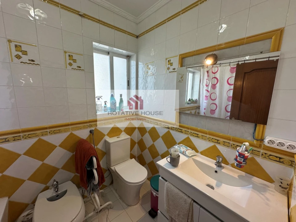 Moradia T5 para Venda em Assunção, Ajuda, Salvador e Santo Ildefonso Foto 8