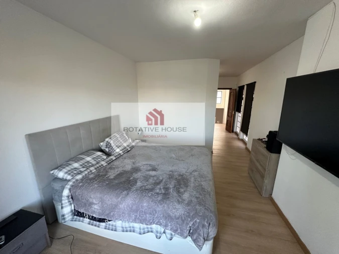 Moradia T5 para Venda em Assunção, Ajuda, Salvador e Santo Ildefonso Foto 5