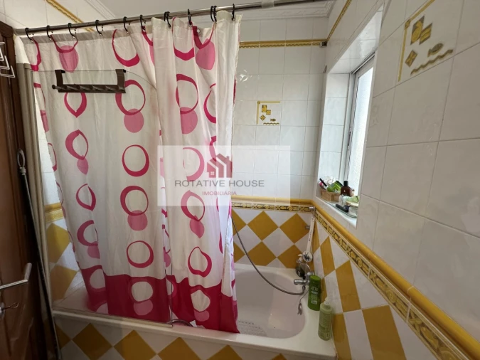 Moradia T5 para Venda em Assunção, Ajuda, Salvador e Santo Ildefonso Foto 7