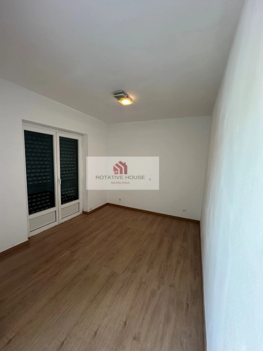 Moradia T5 para Venda em Assunção, Ajuda, Salvador e Santo Ildefonso Foto 10