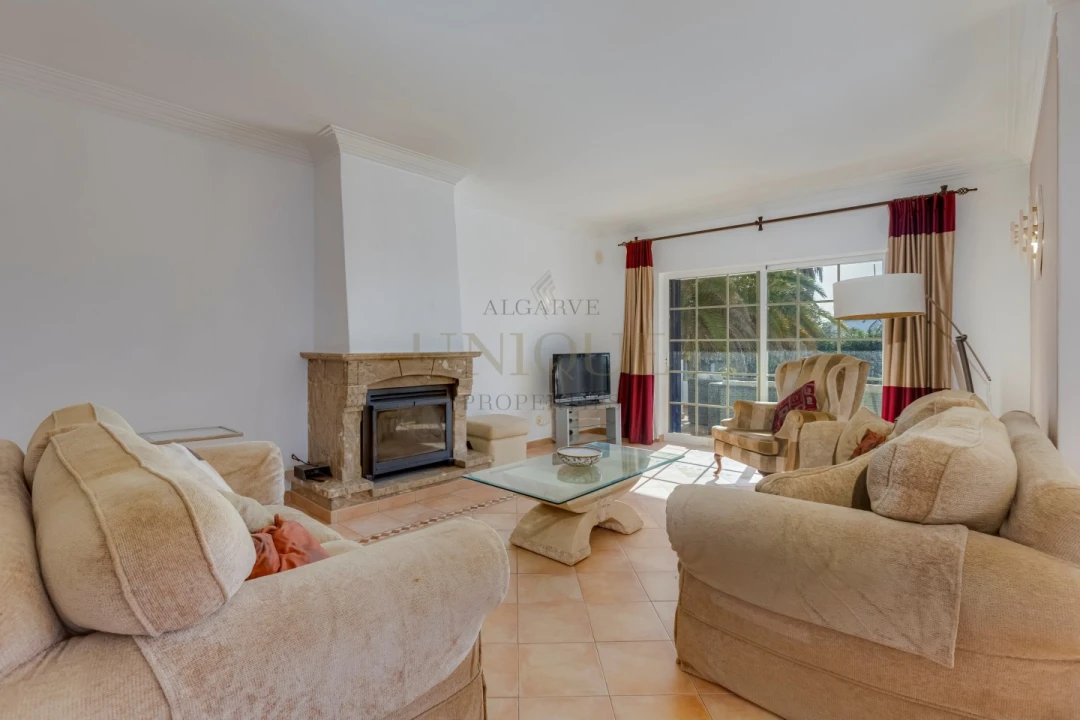 Moradia T4 para Venda em Luz Foto 5