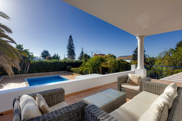 Moradia T4 para Venda em Luz Foto 3