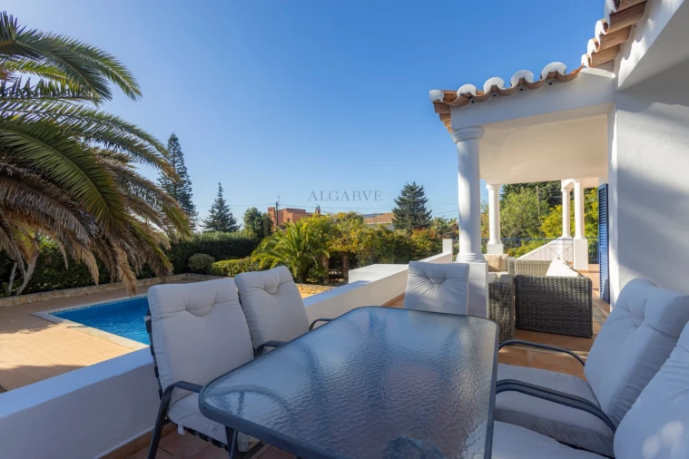 Moradia T4 para Venda em Luz Foto 13