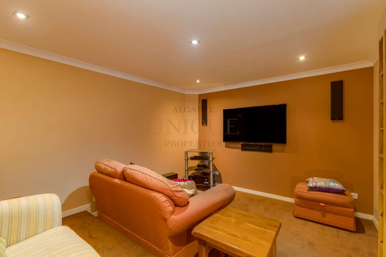 Moradia T4 para Venda em Luz Foto 27