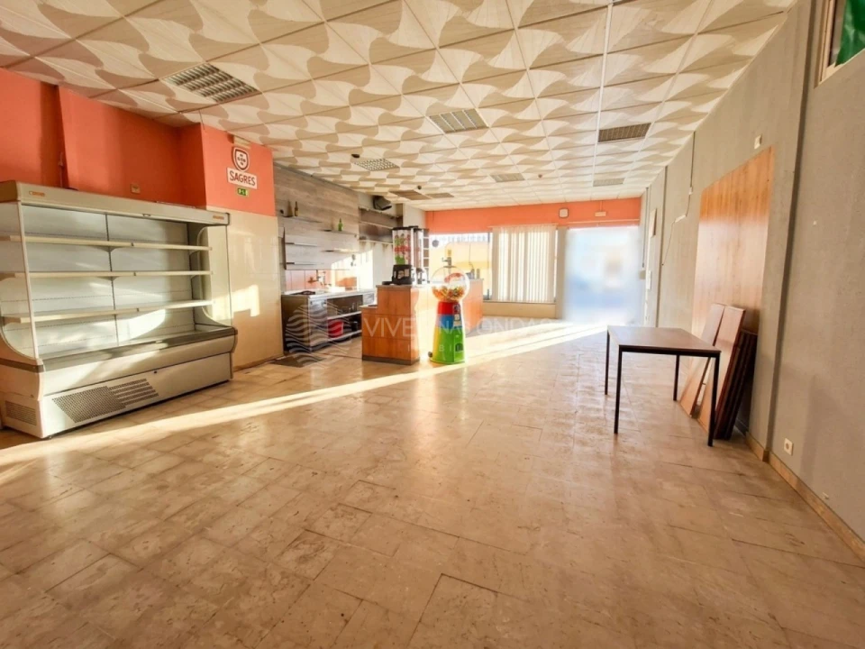 Loja para Venda em Caparica e Trafaria Foto 1