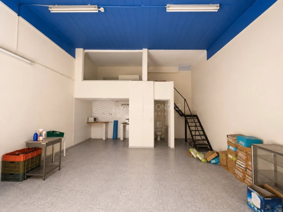 Loja para Venda em Almada, Cova da Piedade, Pragal e Cacilhas Foto 8