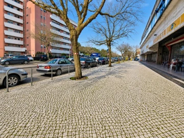 Loja para Venda em Almada, Cova da Piedade, Pragal e Cacilhas
