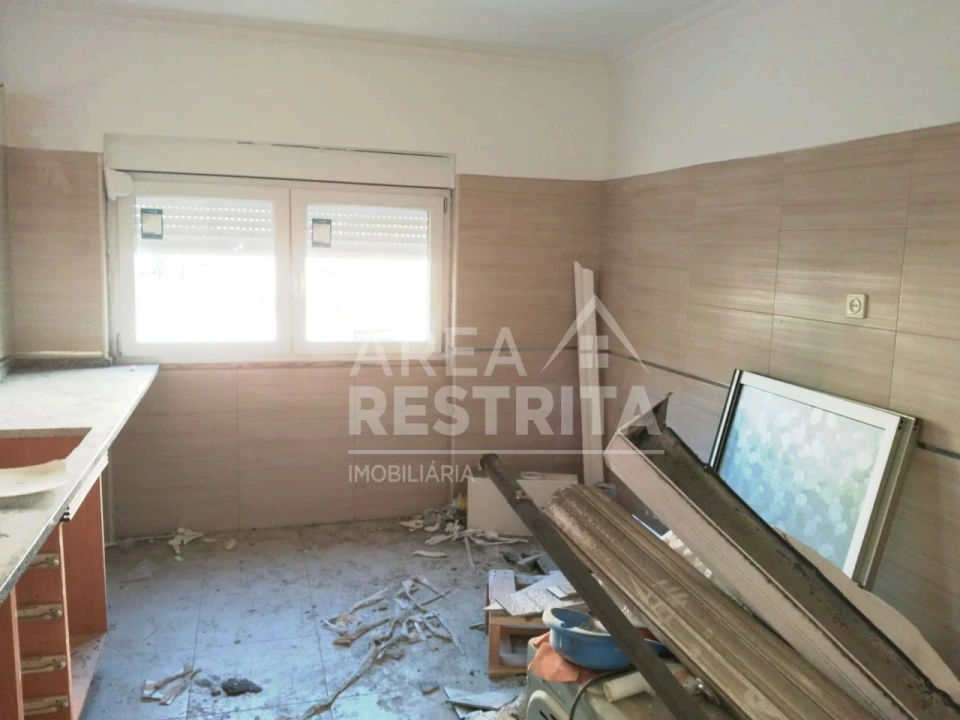 Apartamento T2 para Venda em Amora Foto 2