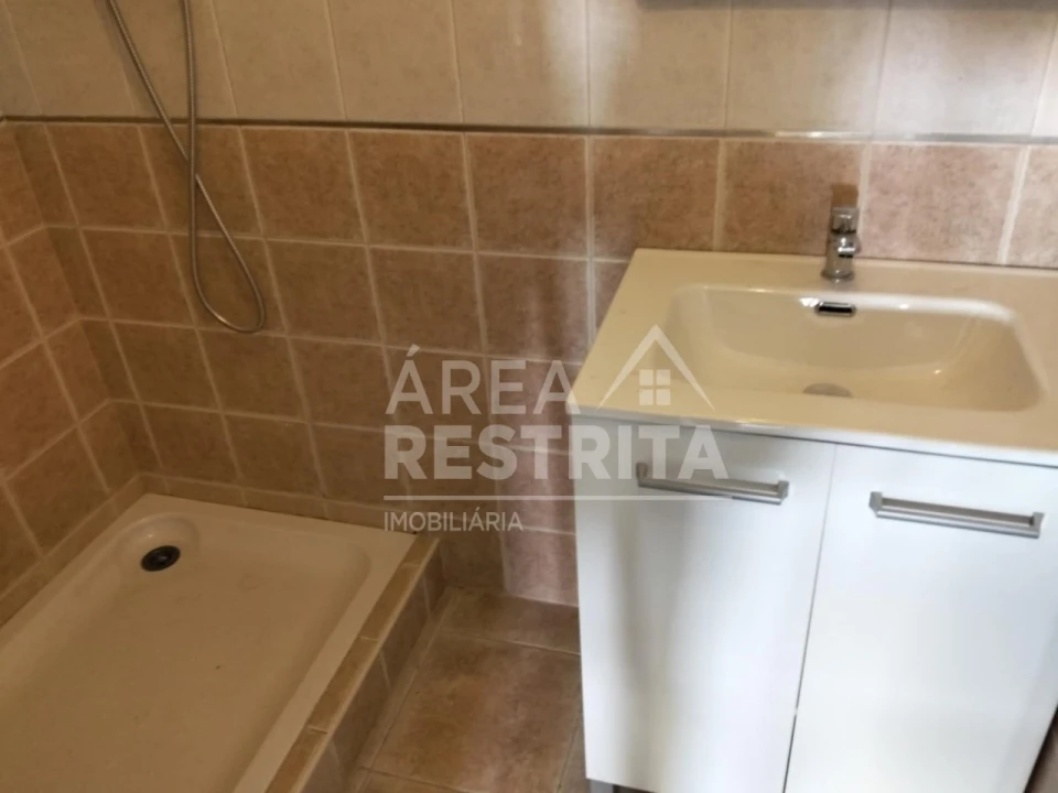 Apartamento T2 para Venda em Amora Foto 6