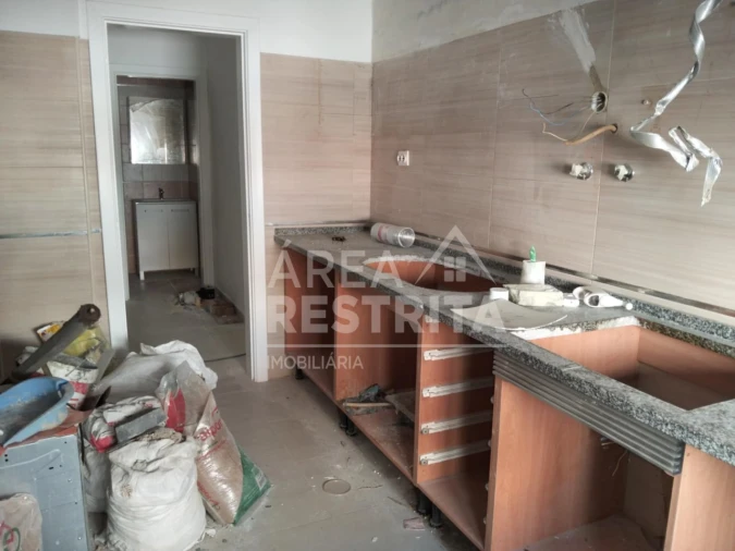 Apartamento T2 para Venda em Amora Foto 3