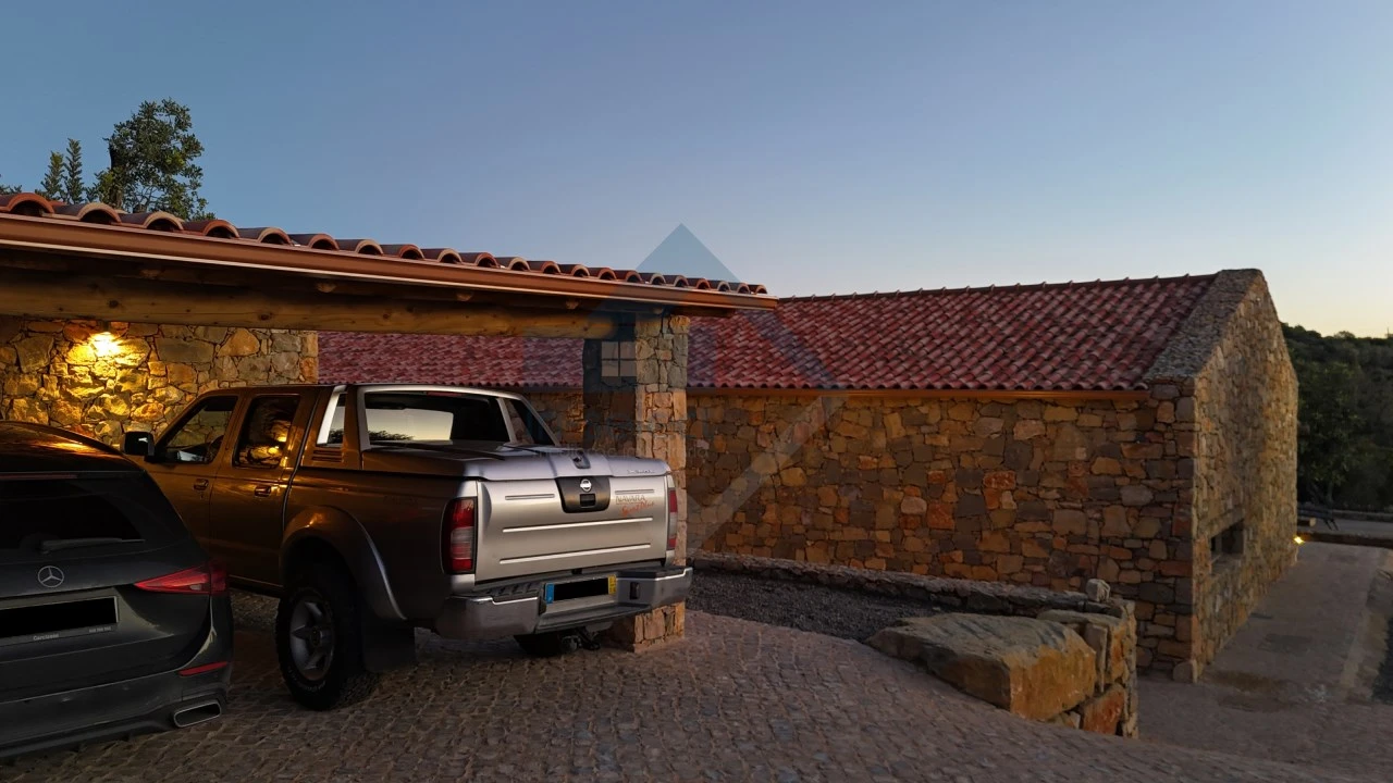 Moradia T3 para Venda em Santa Barbara de Nexe Foto 5