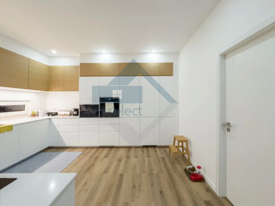 Moradia T3 para Venda em Santa Barbara de Nexe Foto 19