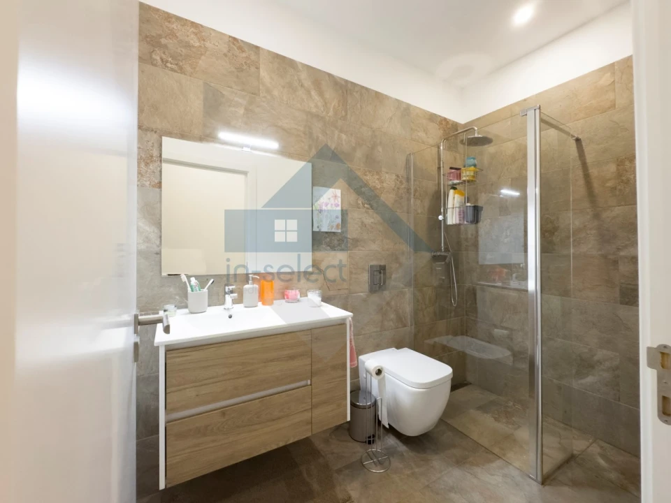 Moradia T3 para Venda em Santa Barbara de Nexe Foto 43