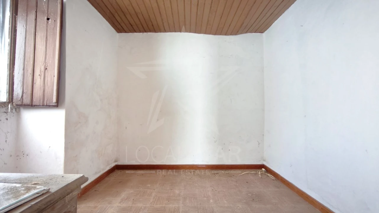 Moradia T2 para Venda em Alvorninha Foto 4