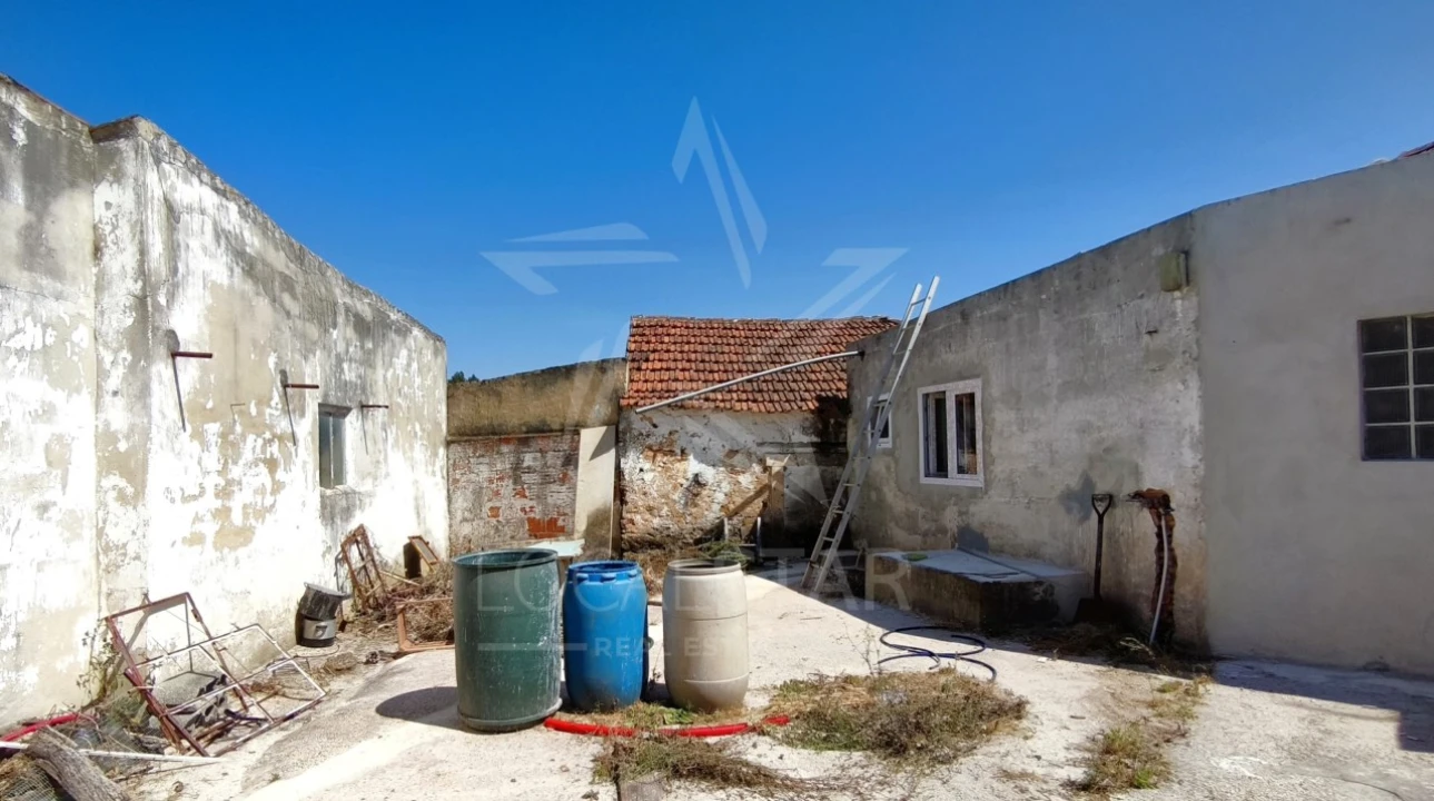 Moradia T2 para Venda em Alvorninha Foto 9