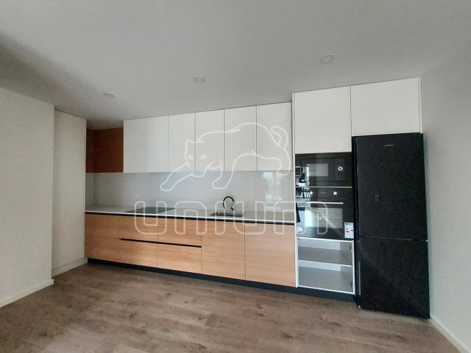 Apartamento T1 para Venda em Santa Marta de Portuzelo Foto 1