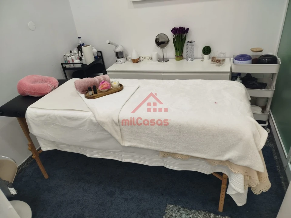 Loja para Cedência de Quotas em Lumiar Foto 2