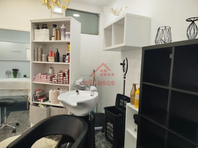 Loja para Cedência de Quotas em Lumiar