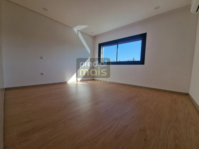 Moradia T3 para Venda em Antas e Abade de Vermoim Foto 18