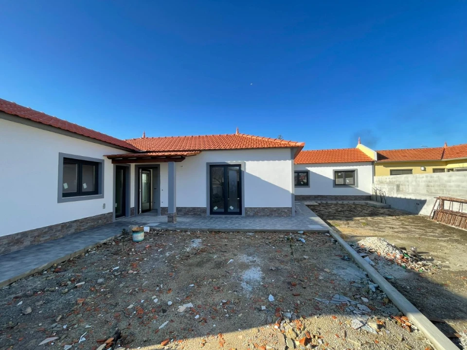 Moradia T3 para Venda em Bunheiro Foto 2