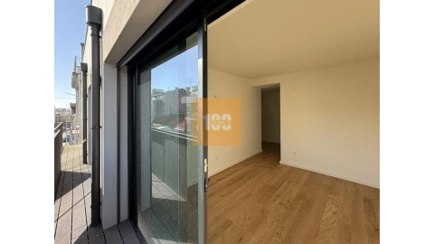 Apartamento T2 para Arrendamento em Bonfim
