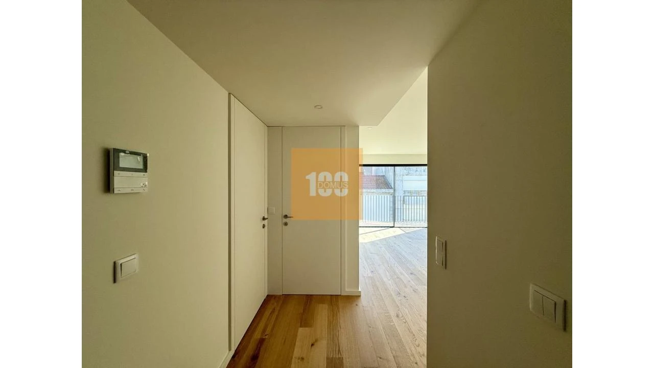 Apartamento T2 para Arrendamento em Bonfim Foto 9
