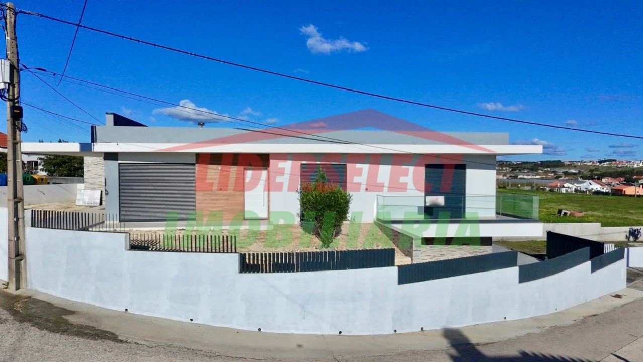 Moradia T4 para Venda em Silveira Foto 1