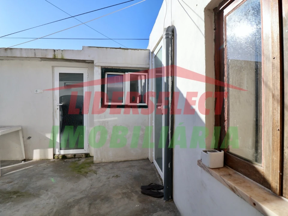 Moradia T2 para Venda em Silveira Foto 3