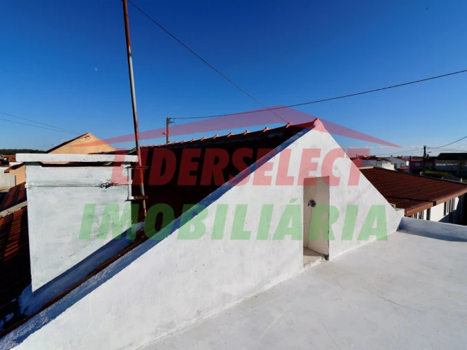 Moradia T2 para Venda em Silveira Foto 7