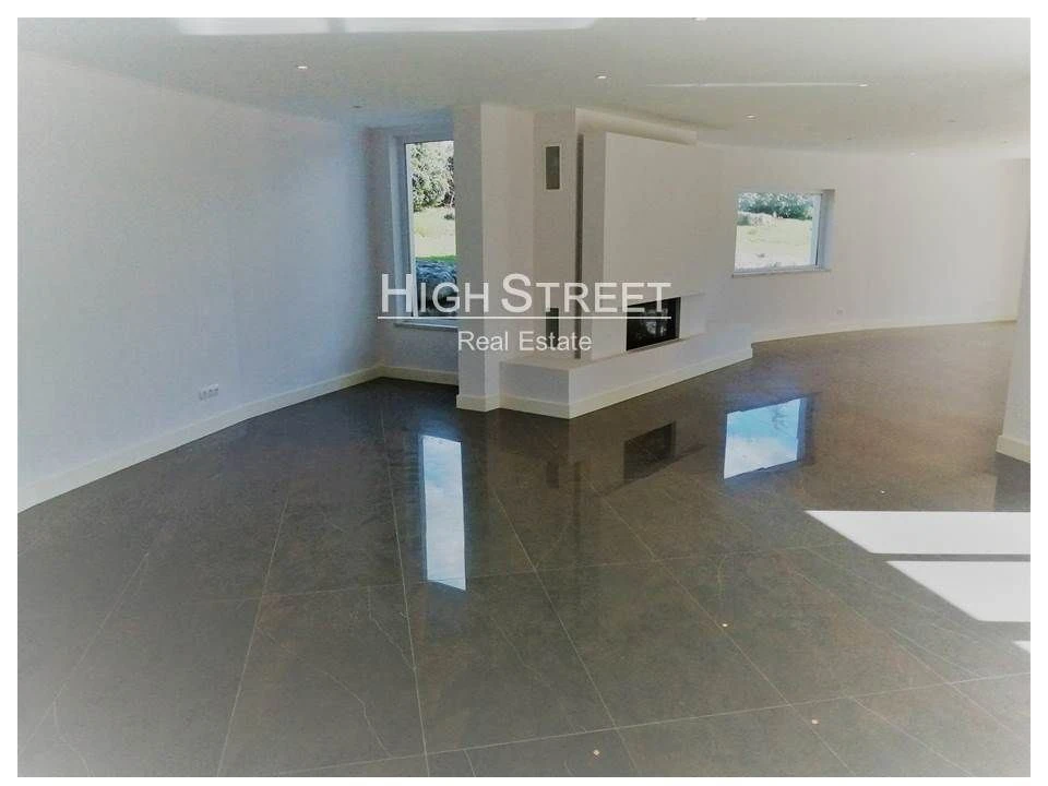 Moradia T4 para Venda em Agualva e Mira-Sintra Foto 3