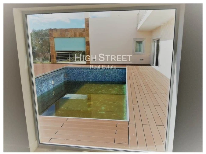 Moradia T4 para Venda em Agualva e Mira-Sintra Foto 7