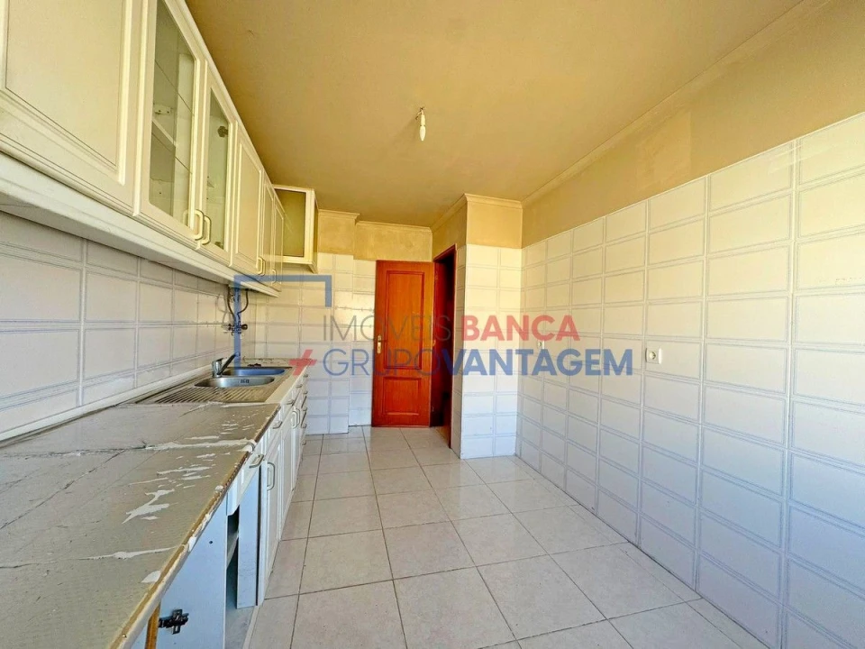 Apartamento T3 para Venda em Rio de Mouro Foto 13