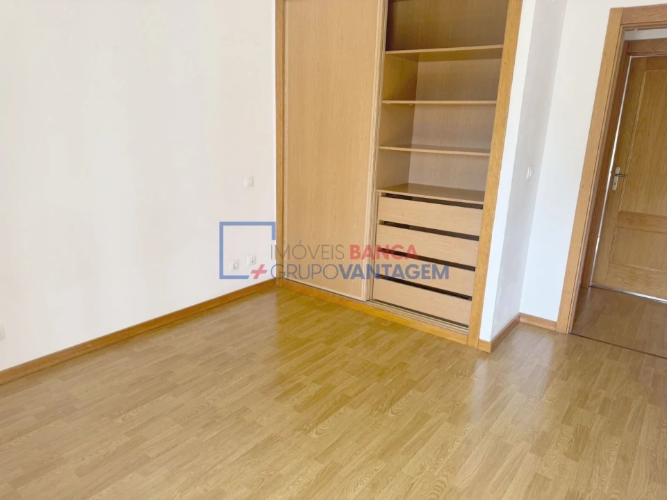 Apartamento T3 para Venda em Carregado e Cadafais Foto 3