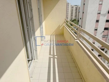 Apartamento T3 para Venda em Carregado e Cadafais